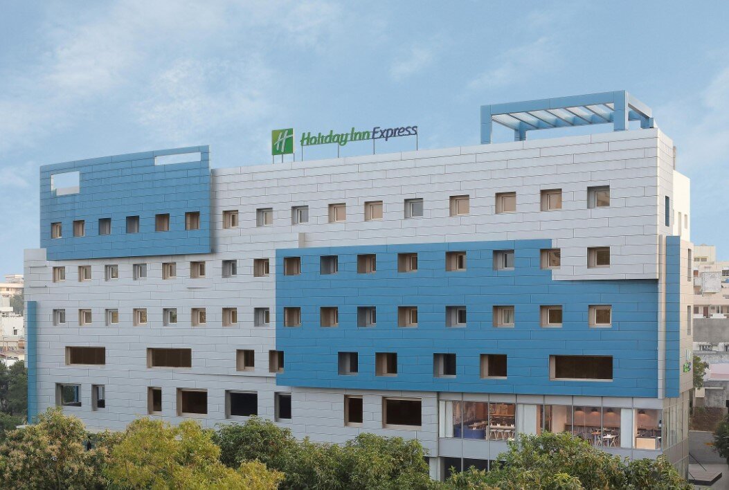 Holiday Inn Express Hyderabad Banjara Hills Facade