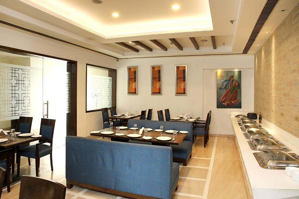 Inde Hotel Signature Tower, Gurgaon Restaurant