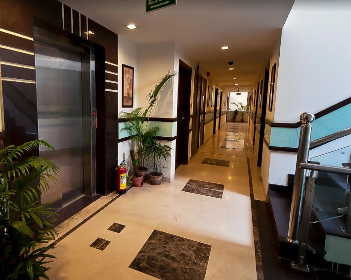 Hotel Divine Paradise Elevator