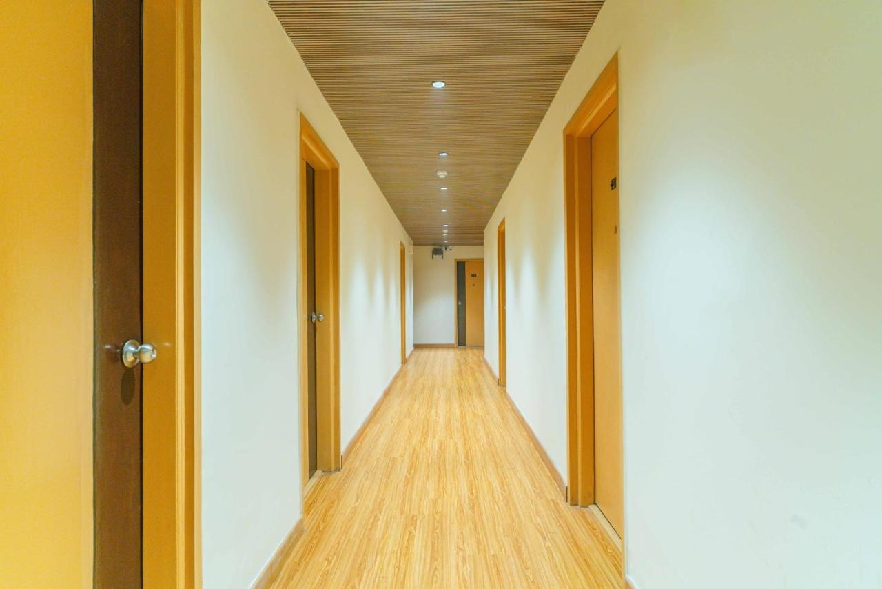 Ace Luxe Corridor