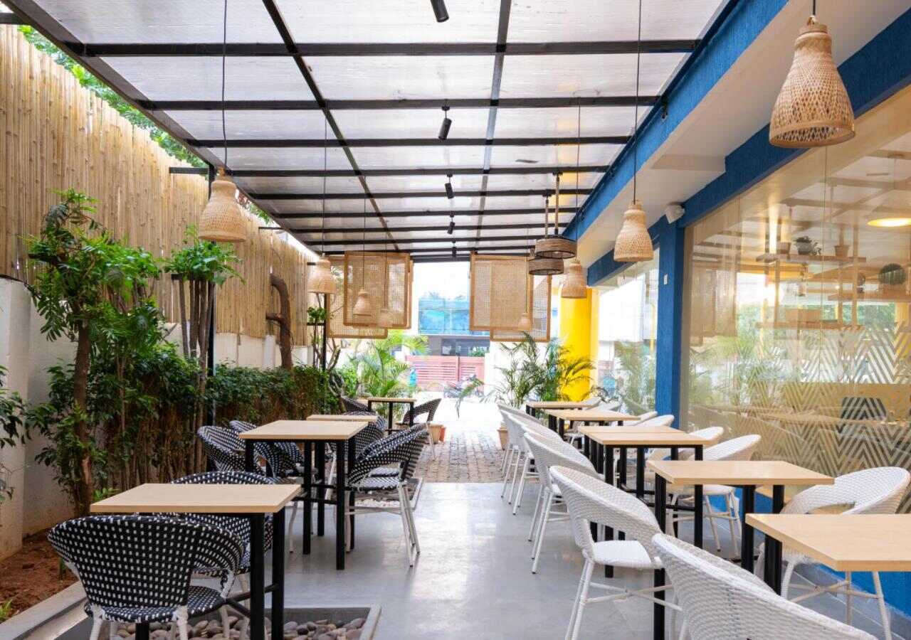 Bloom Hotel - HITEC City Outdoor Seating