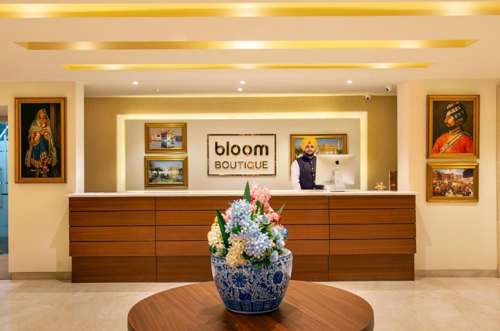 Bloom Boutique Ranjit Avenue Reception 