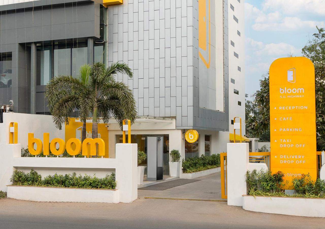 Bloom Hotel SG Highway Entrance