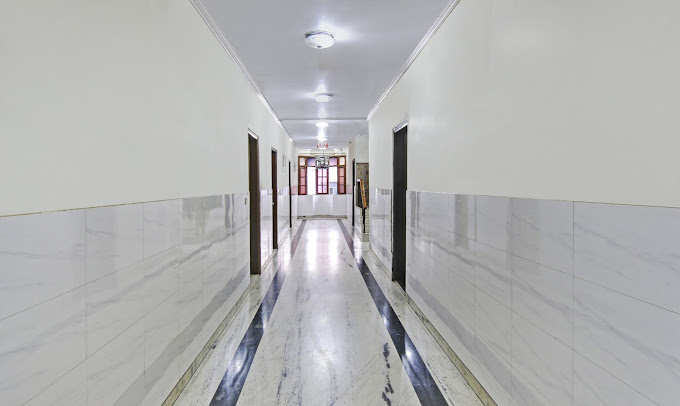 Hotel Singh Continental, Karol Bagh Staircase 