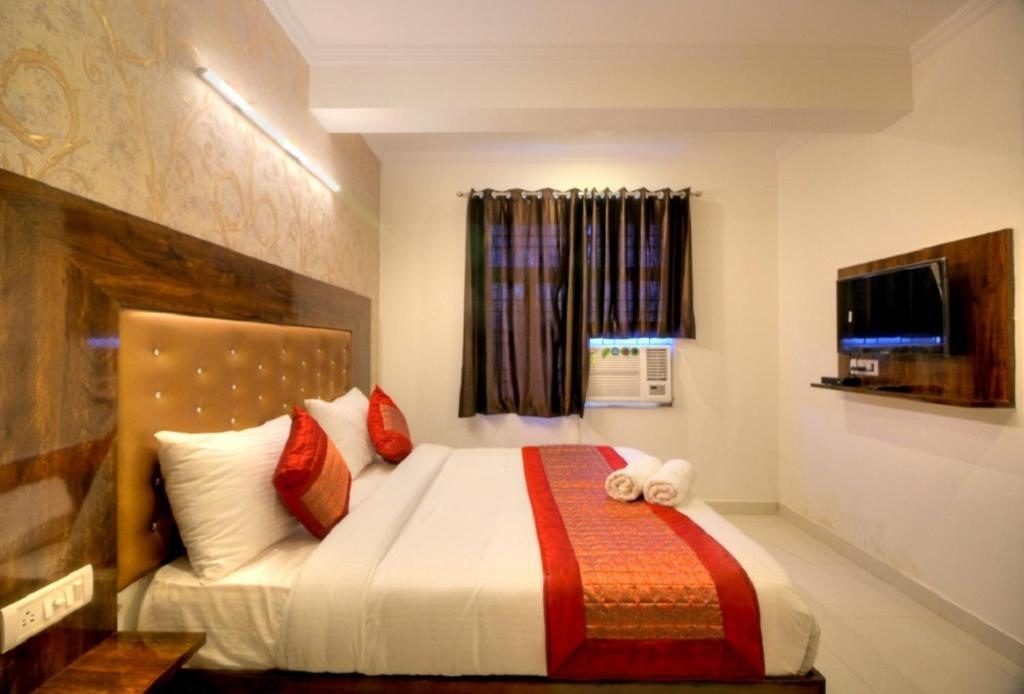 Hotel Ark-Of-Avalon Near Delhi Airport Bedroom