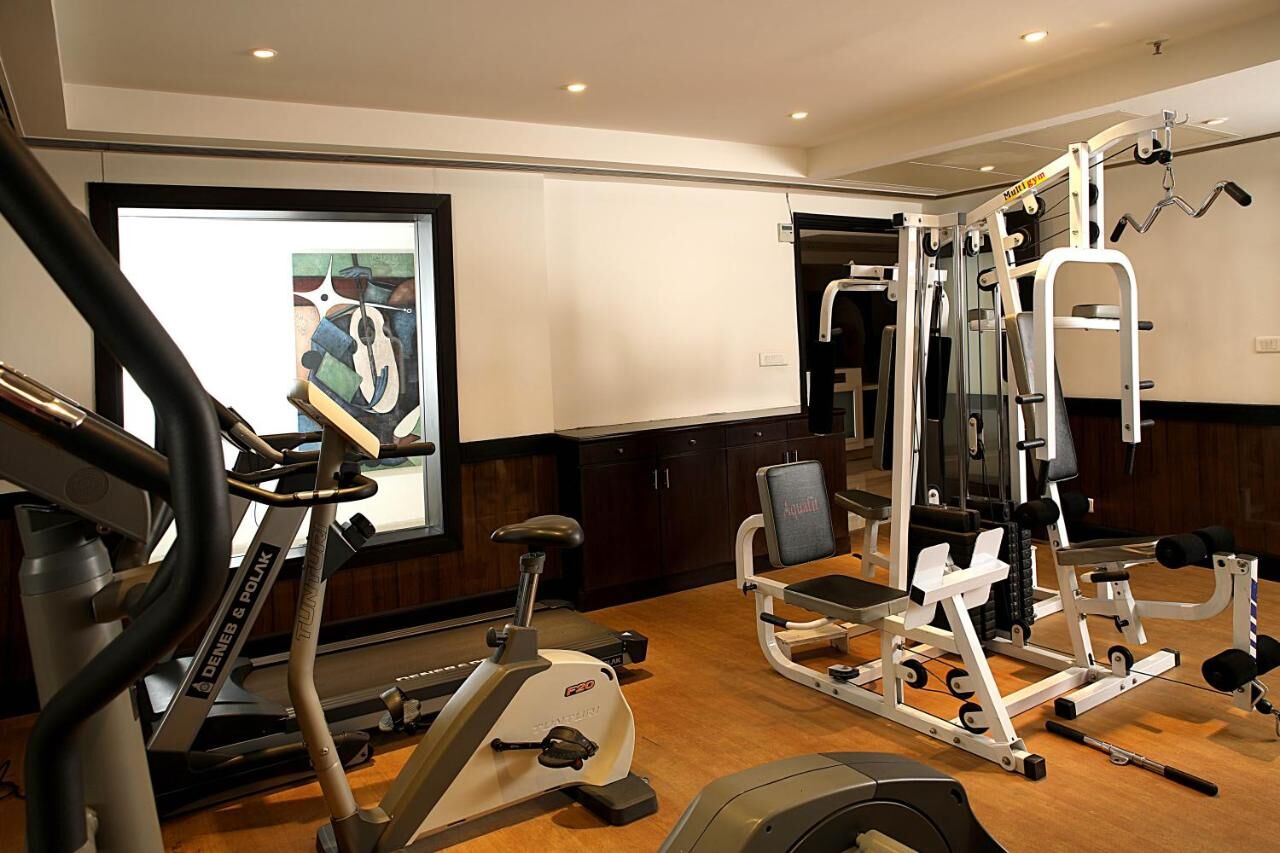 Inde Hotel Vista Woods , Sector - 45 , Gurgaon  Gym