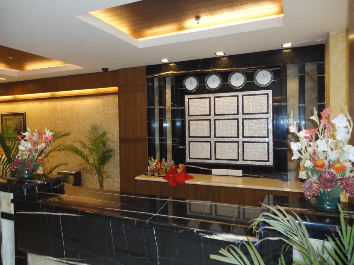 Hotel Divine Paradise Reception