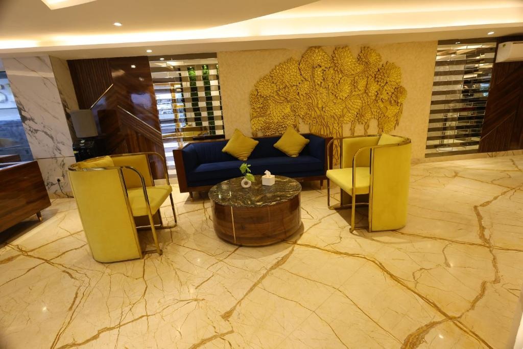 Hotel Ramhan Palace Lobby