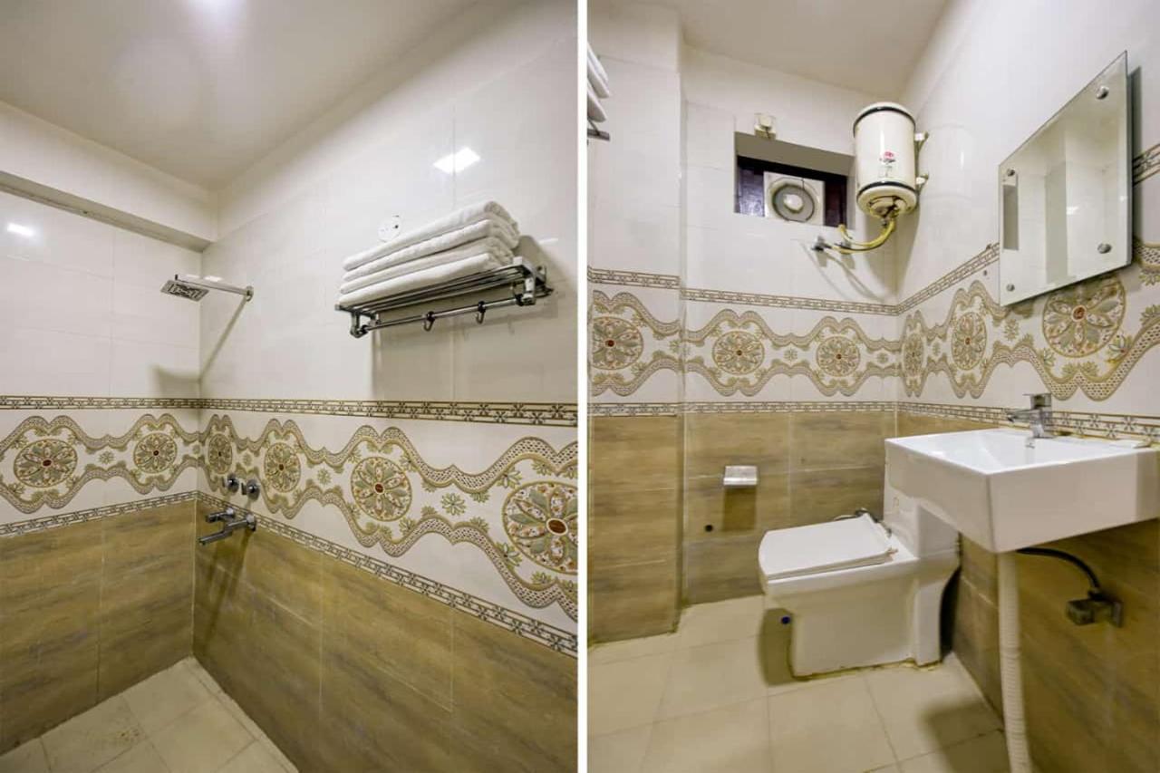 Hotel Lookout Stay Delhi IGI Airport Washroom