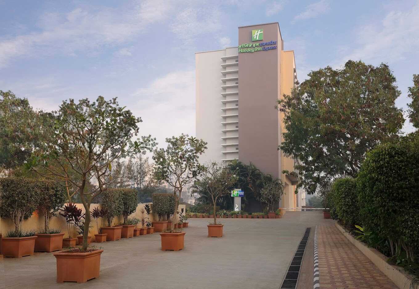 Holiday Inn Express Pune Hinjewadi, an IHG Hotel Facade