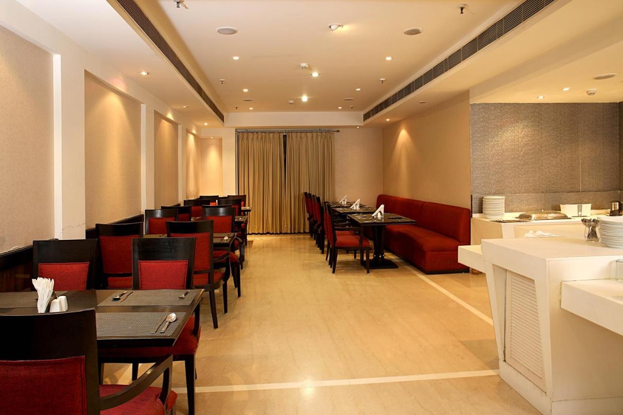 Inde Hotel Vista Woods , Sector - 45 , Gurgaon Restaurant