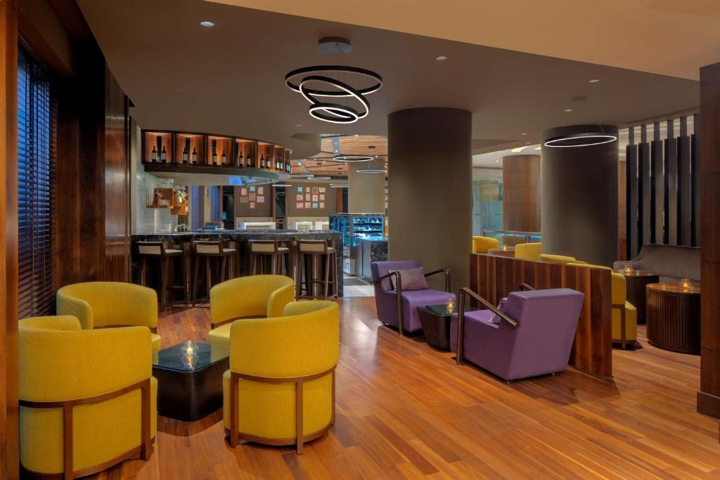 Radisson Hotel Udyogvihar, Gurgaon Bar