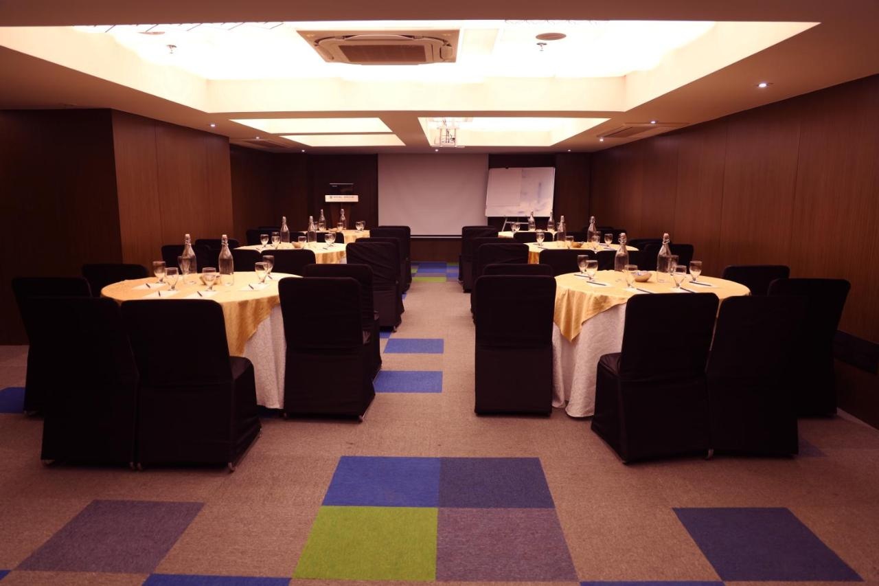 Royal Orchid Golden Suites Pune Banquet Hall