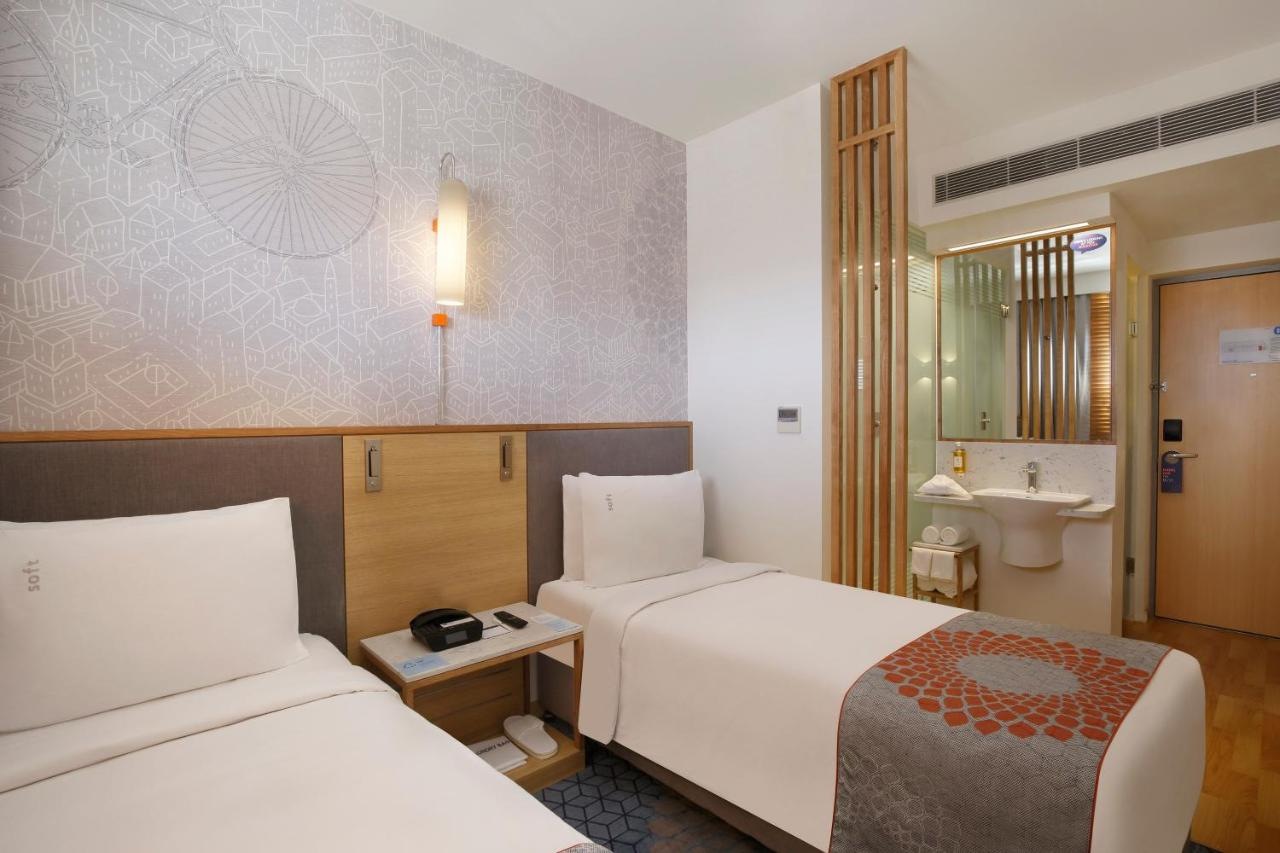 Holiday Inn Express Pune Pimpri Bedroom