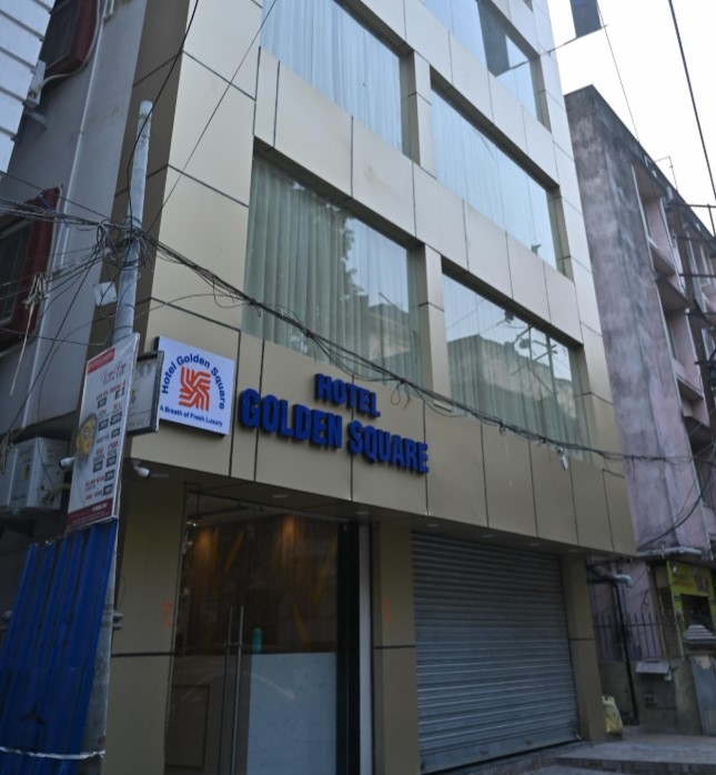 Hotel Golden Square Facade