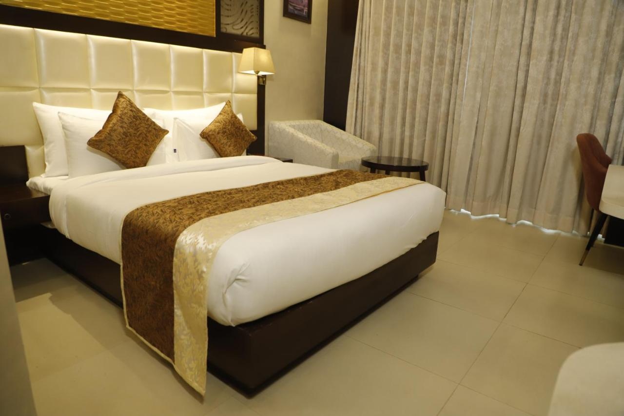 Udman Hotel Chattarpur Bedroom