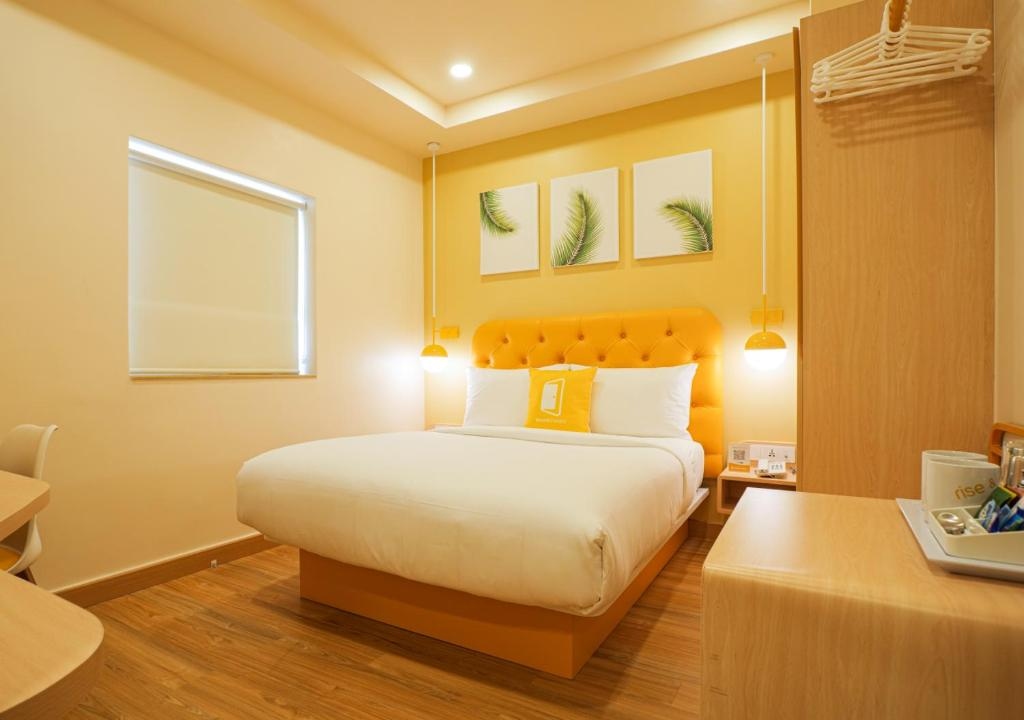 Bloom Hotel Koramangala Bedroom 