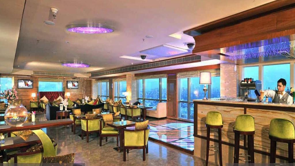 Skycity Hotel Gurgaon Restauarnt