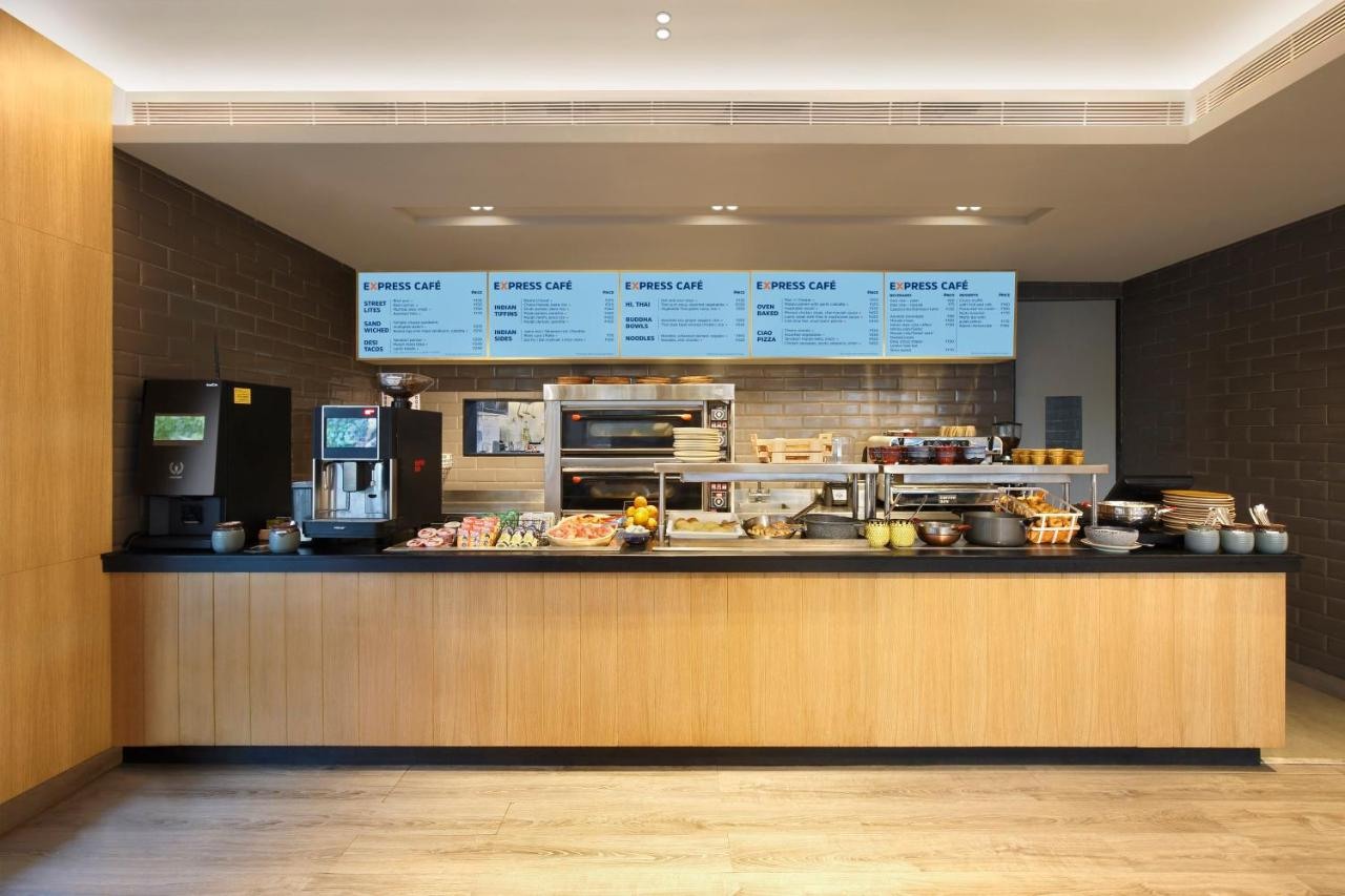 Holiday Inn Express Pune Pimpri Restaurant