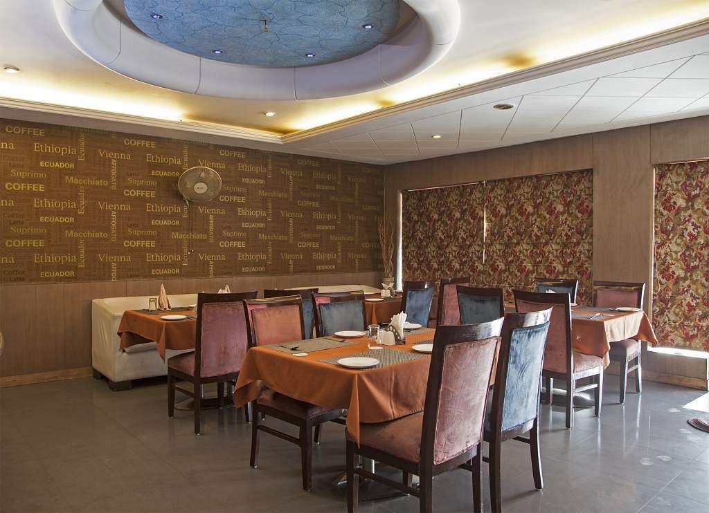 Hotel Lohias, Delhi Airport Restaurant