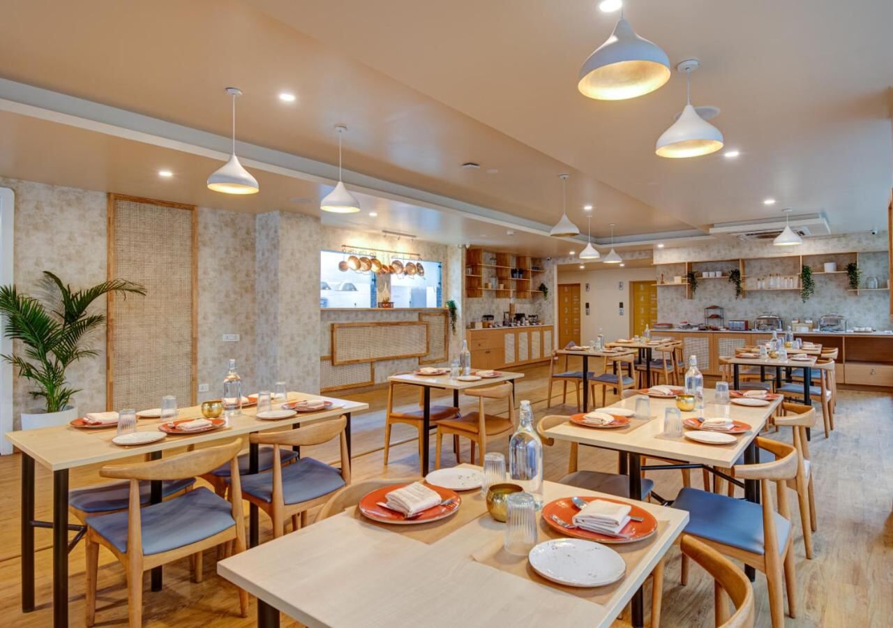 Bloom Hotel - HITEC City Restaurant