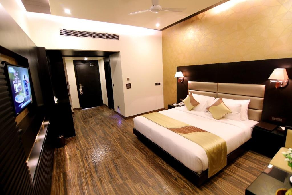 Udman Hotel Haridwar Bedroom