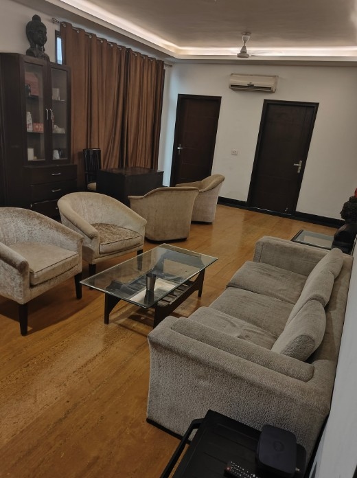 Tavisha Villa Film City Road Lobby