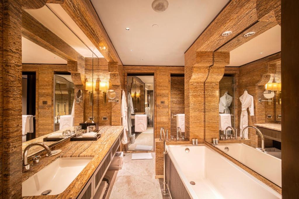 ITC Grand Chola Bathroom 