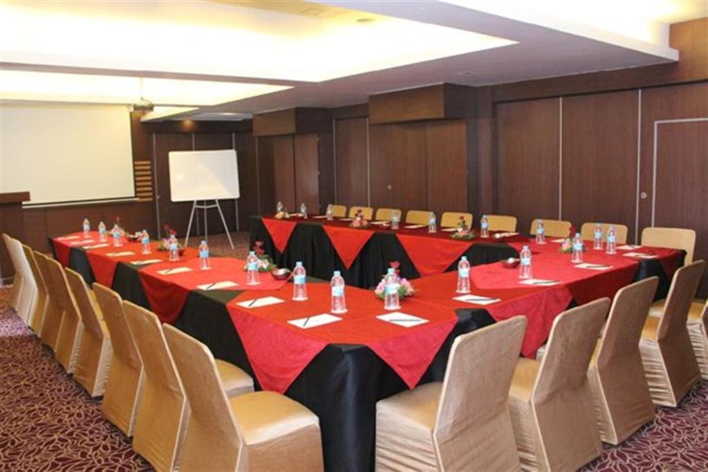 Royal Orchid Golden Suites Pune Conference Hall