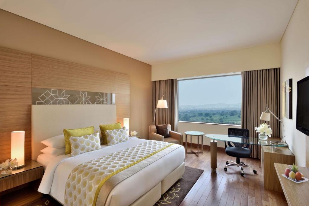 Radisson Hotel Udyogvihar, Gurgaon Bedroom