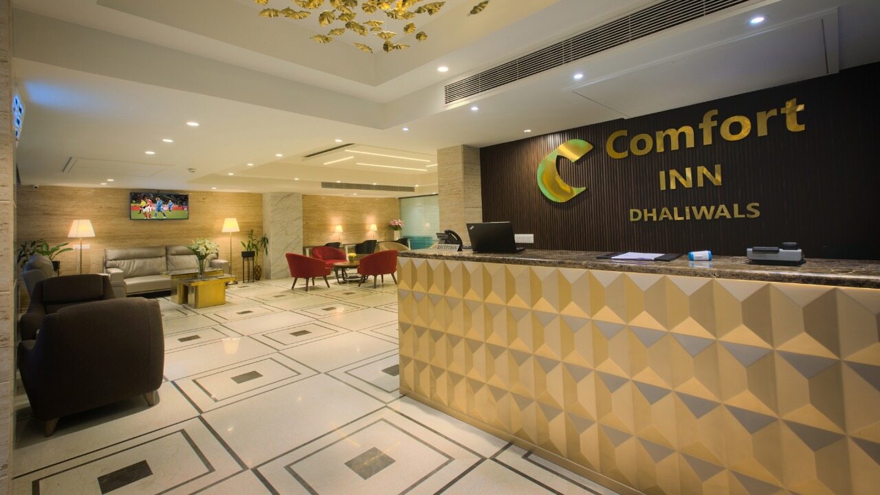 Comfort Inn Dhaliwals Gurgaon Reception