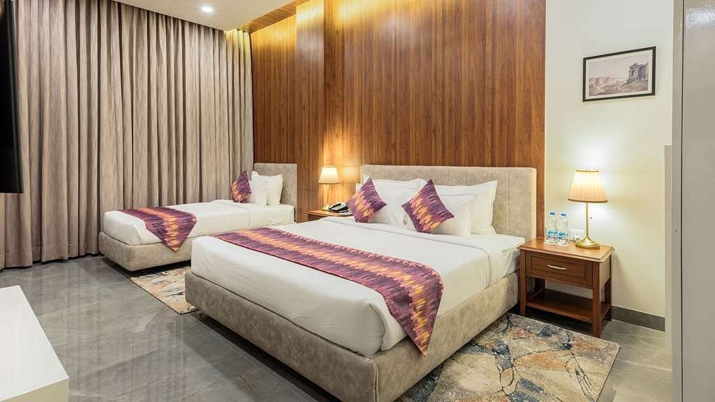 Comfort Inn Dhaliwals Gurgaon Bedroom