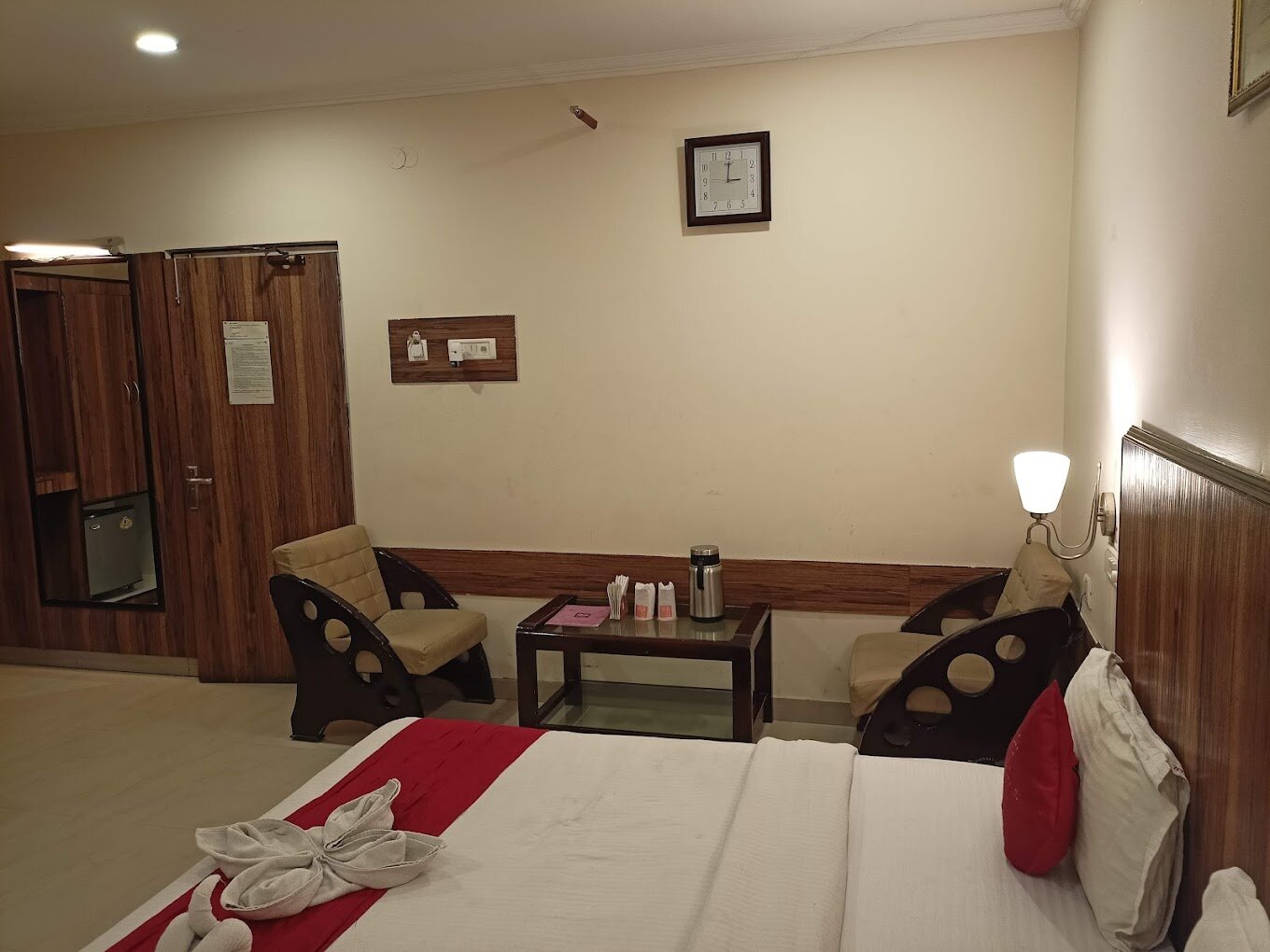 DIDI Hotel Alambagh, Lucknow Bedroom