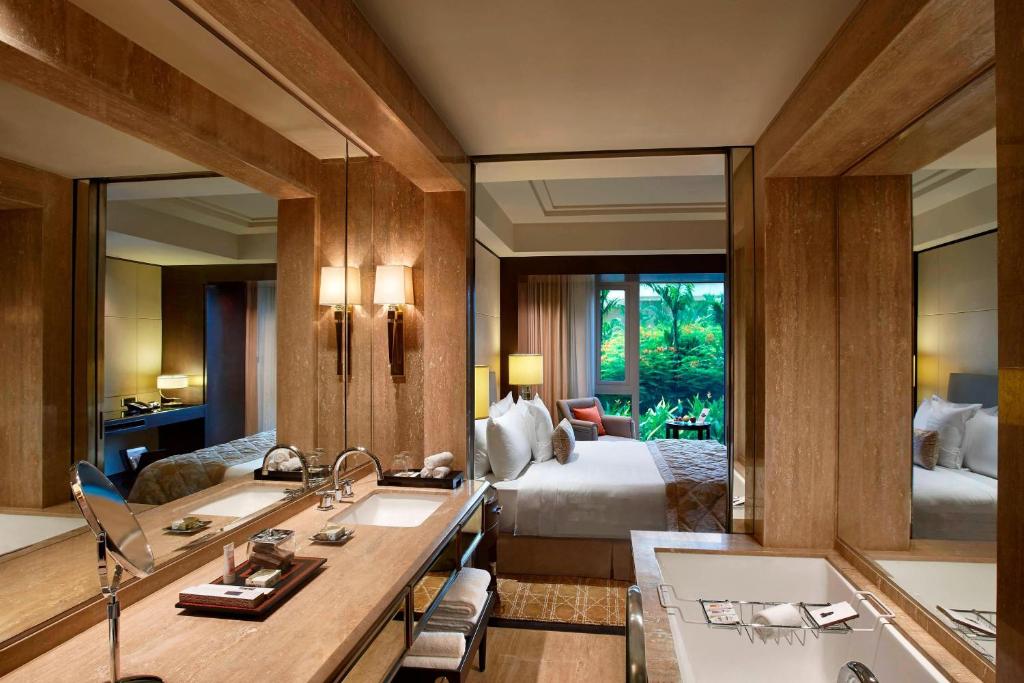 ITC Grand Chola Room Entrance 