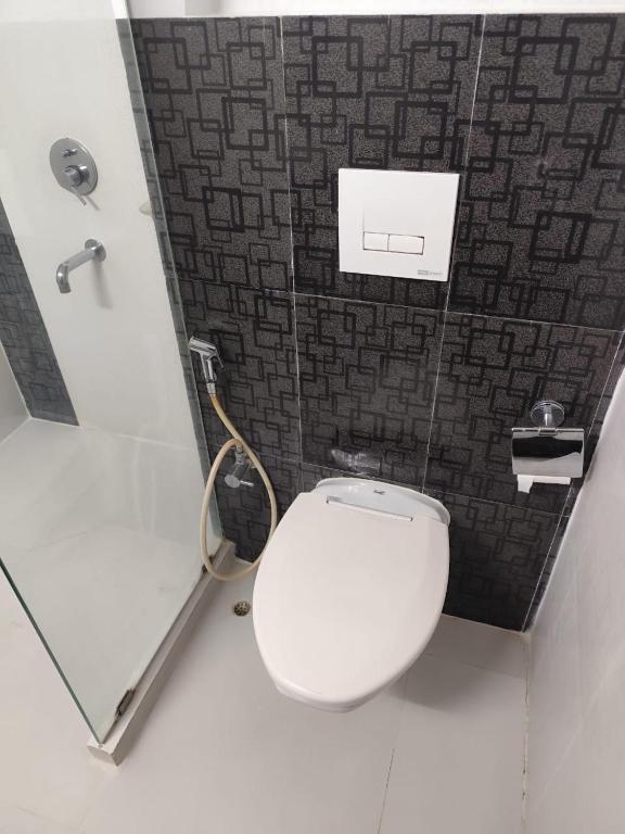 Airport Hotel city Washroom 