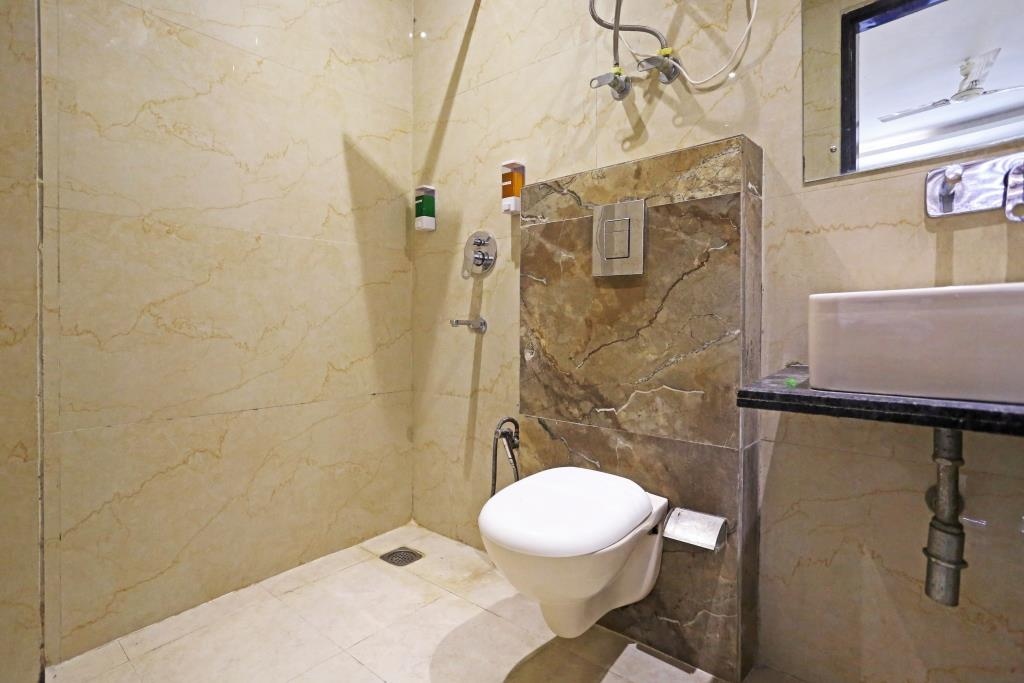 Hotel Iconic Suites Washroom