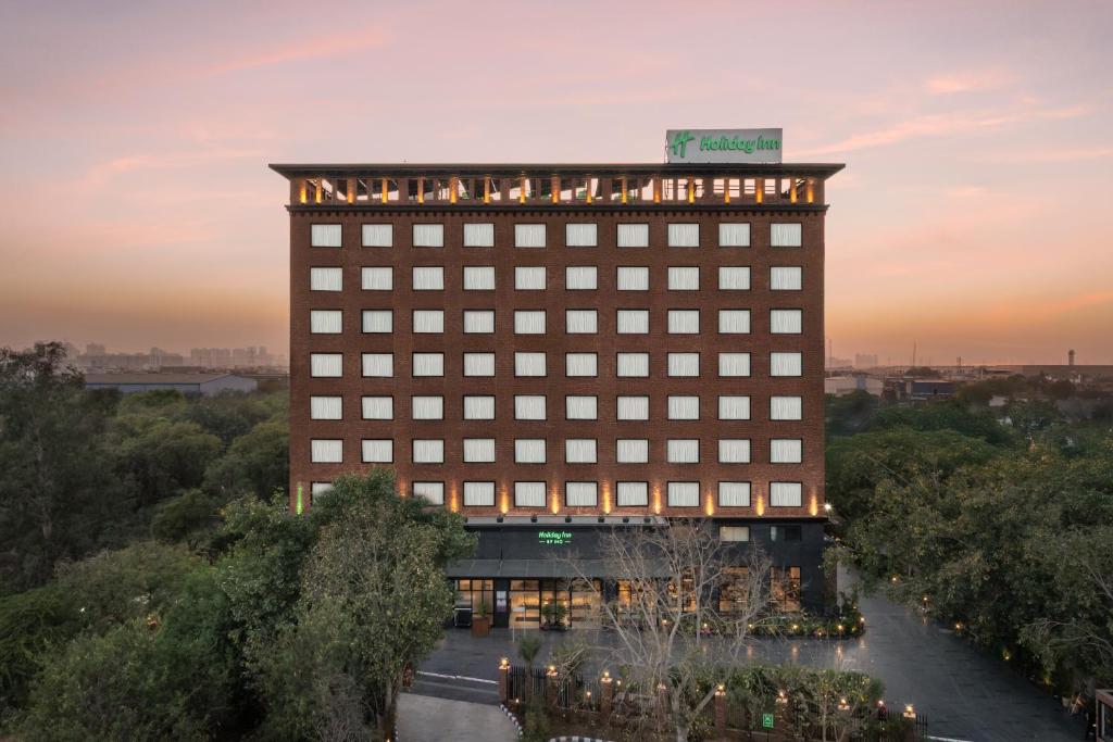 Holiday Inn NH*