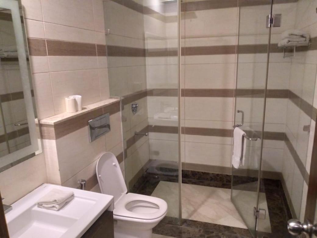 Hotel Divine Paradise Washroom