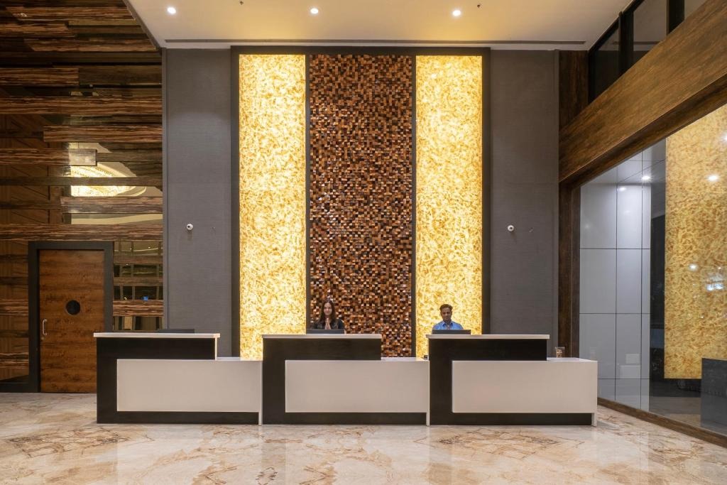 Hotel Tip Top International Pune Reception