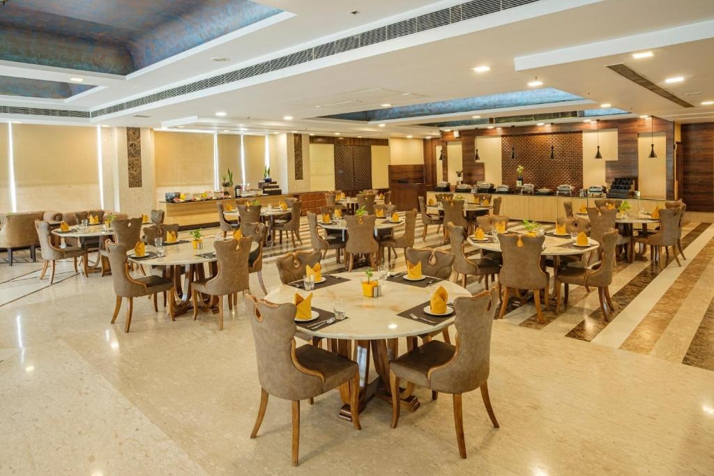 Opulent Hotel by Udman Chattarpur Terrace Restaurant